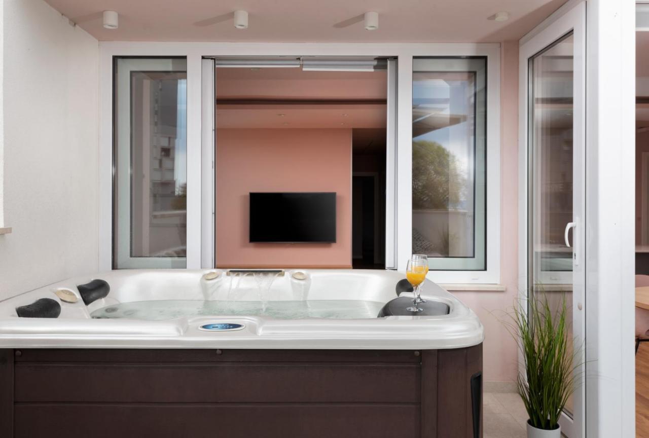 Glow Luxury Apartment With Terrace And Jacuzzi Split Kültér fotó